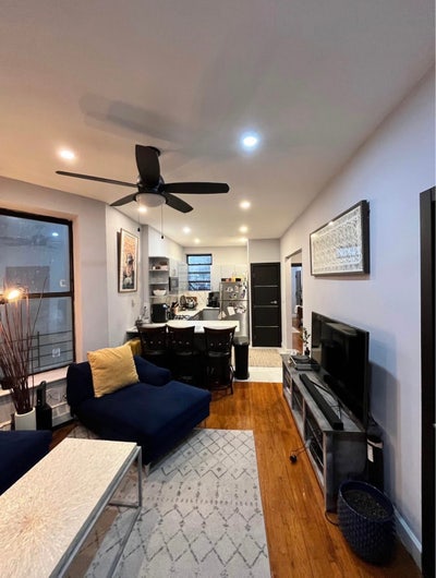 Looking for Roomate 2 BD / 1 BATH  Main Photo
