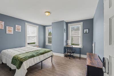  Furnished Rooms  Forest Park  Utilities Included  Main Photo