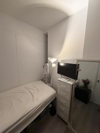 Room for rent luxury building  Main Photo
