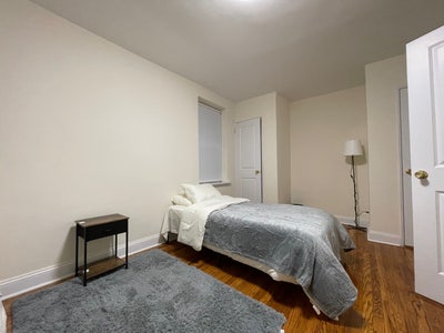 Bed space for men-Brooklyn  Main Photo