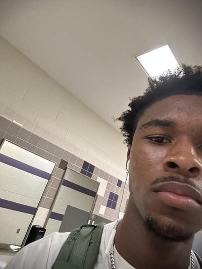 18 year old male looking for Los Angeles room Main Photo