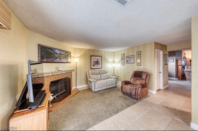4 bed 2.5 home 2080 sq ft Large Backyard  Main Photo
