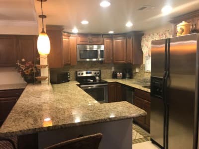 Furnished Student Rentalyoung Professional in Dee Main Photo