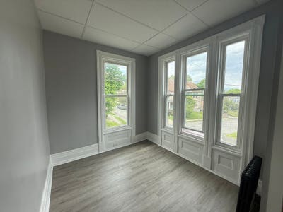 Clean Renovated 1BD | Big Windows | Great Price —  Main Photo
