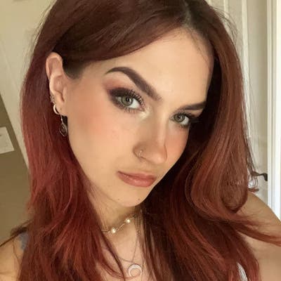 23 year old Female seeks a small or large room Main Photo
