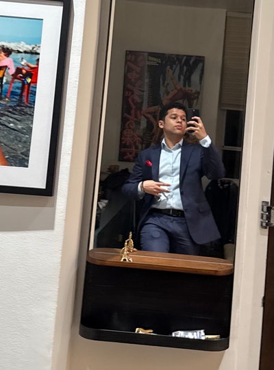 Professional looking for apartment  Main Photo