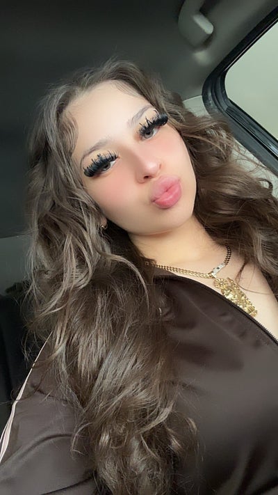 Female student looking for a room in LA now Main Photo