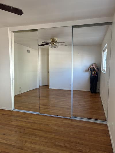 Master Bedroom for rent with private entrance and  Main Photo