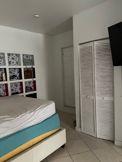 Studio  Main Photo