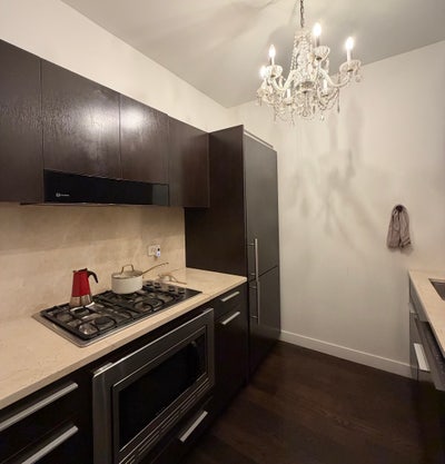 Roommate Wanted - Luxury Building in Fidi (2BR) Main Photo