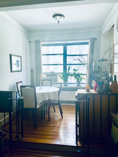 Extra Large Bright, spacious studio UWS near parks Main Photo