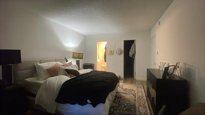 Master bedroom for rent  Main Photo