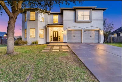 Cozy Rooms 15 mins from Downtown and Domain Main Photo