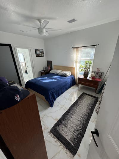 Open Bedrooms In Luxury Home Near Golf Course Main Photo
