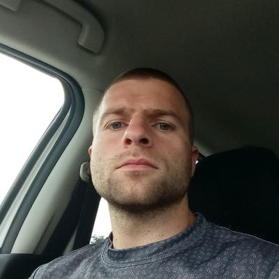Professional Male seeks a small or large room Main Photo