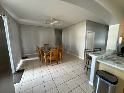 Room for rent 1.5 miles from UCF  Main Photo