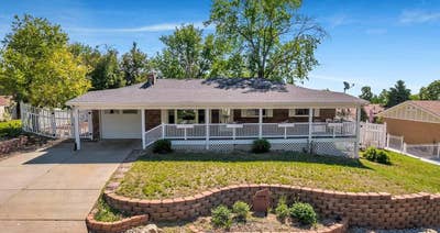 Beautiful Lakewood ranch-style home near Jackson P Main Photo