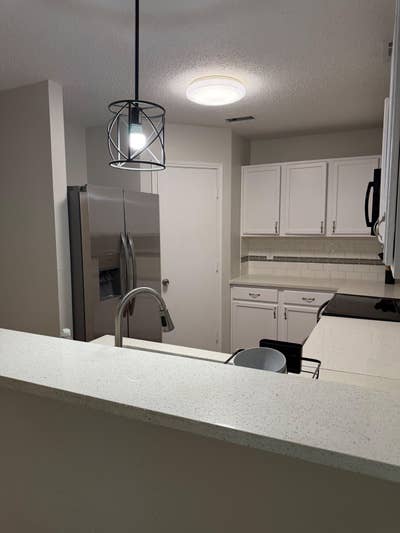  Newly renovated shared living | 11 Min to public  Main Photo