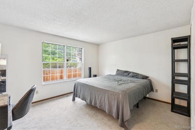 Private Large Room in Aurora Townhouse_$850 Utili Main Photo