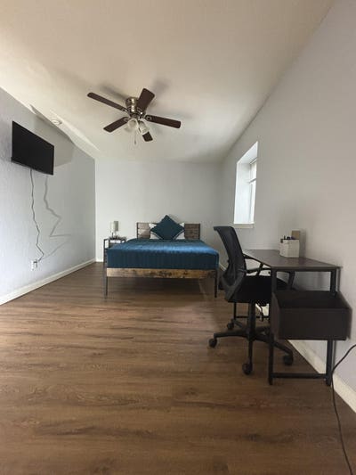 Furnished Room | Shared Bathroom Between Two | Bi Main Photo