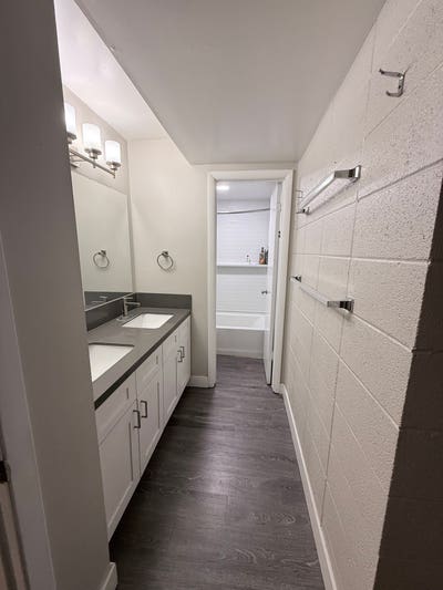 $255 off Rent: Great $200 Men’S Shared Room Contr Main Photo