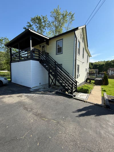 This property at 54A Henry St offers 1 BR and 1 ba Main Photo