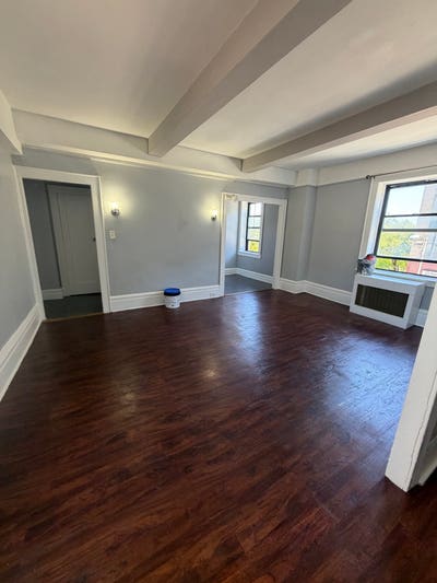 Beautiful Studio Apartment Now Available In East O Main Photo