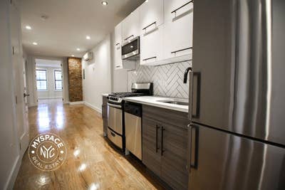 #1049 Sunny Rooms in Creative Bushwick Apartment O Main Photo