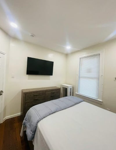 Furnished Room for Easy & Comfortable Living Main Photo