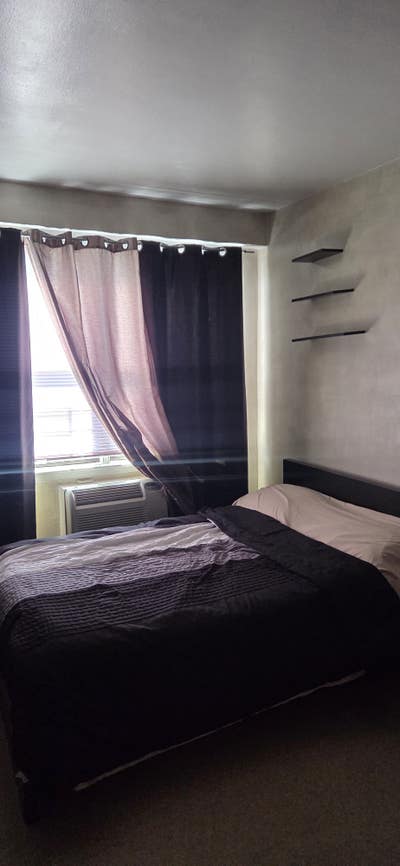 Furnished Room for Short Term Rental in Queens Main Photo