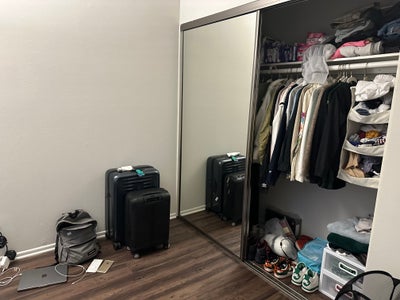 Summer sublease 1 bedroom in a 2b2b apt Main Photo