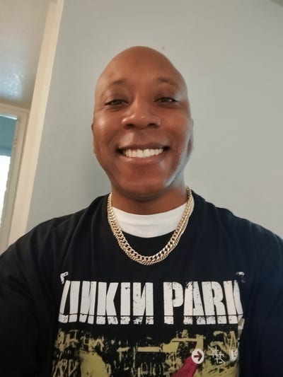 44 year old male looking for a room in LA Main Photo