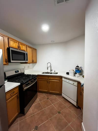 Live in Silverado Ranch Main Photo