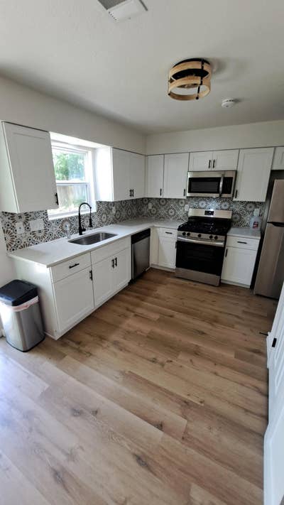  Newly Renovated Modern Austin Home | No movein fe Main Photo