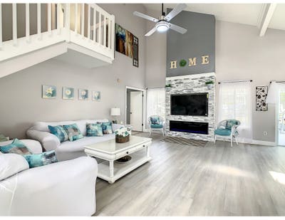 Private Room close to Disney for Female_$mo_Avail Main Photo
