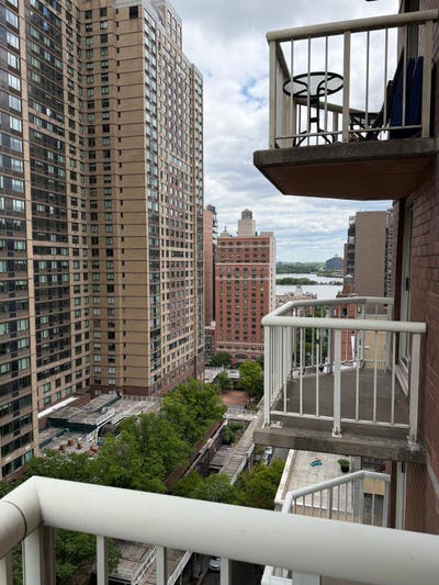 Furnished Luxury Ensuite Room_Upper East Side Man Main Photo