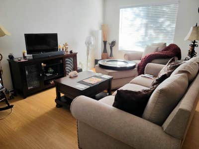 Quiet Furnished Apartment Near Transit & Shopping Main Photo
