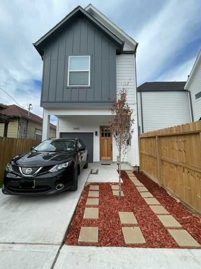 1 Bedroom (of 3 rooms) For Rent Main Photo