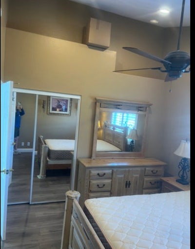 Room for rent  Main Photo