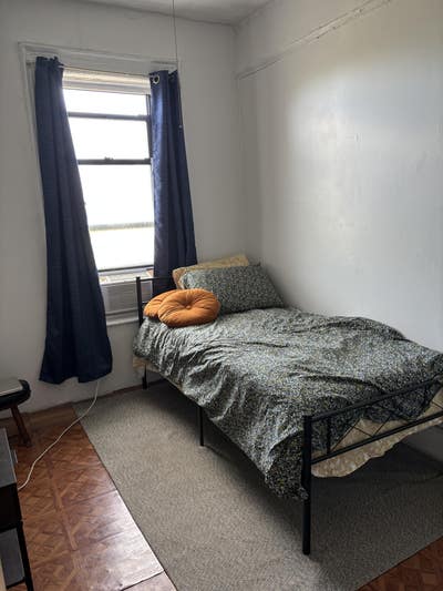 Looking for Preferably Female Roommate Main Photo