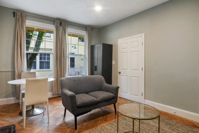 7 bed in Harvard Square (Cambridge) on a flexible  Main Photo