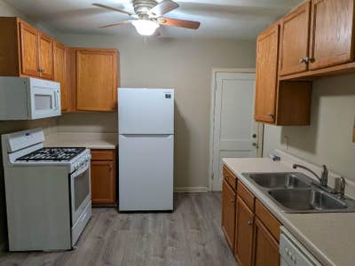 Heart of Buckhead  Newly Renovated house  High spe Main Photo