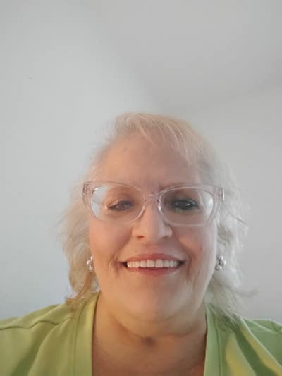 57 year old Female seeks a small or large room Main Photo