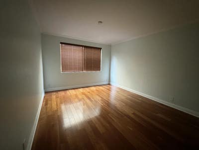 Private Room + Bathroom w/Parking & Utilities Main Photo