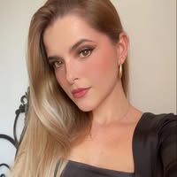 Reliable 28 year old female looking for a room Main Photo