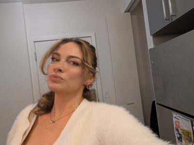 42y/o woman seeking roommate (s) Main Photo