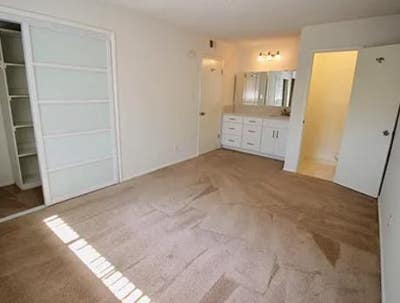 Private Room & 1/2 Bath, Wi-Fi & utilities incl. Main Photo