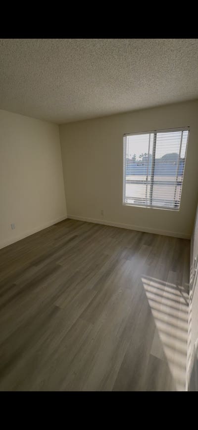 Private 1 bed, 1 bath with walk in closet Main Photo