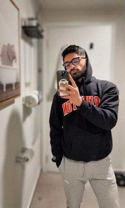 I'm a 30 year old male looking to sublet a ro... Main Photo