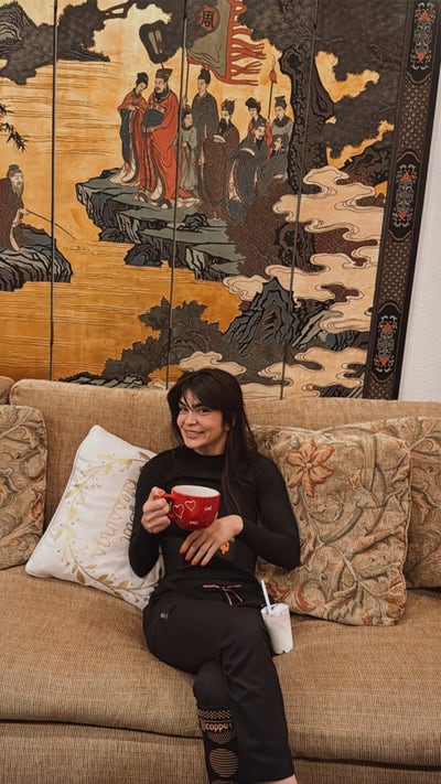 Responsible woman looking for West LA room Main Photo